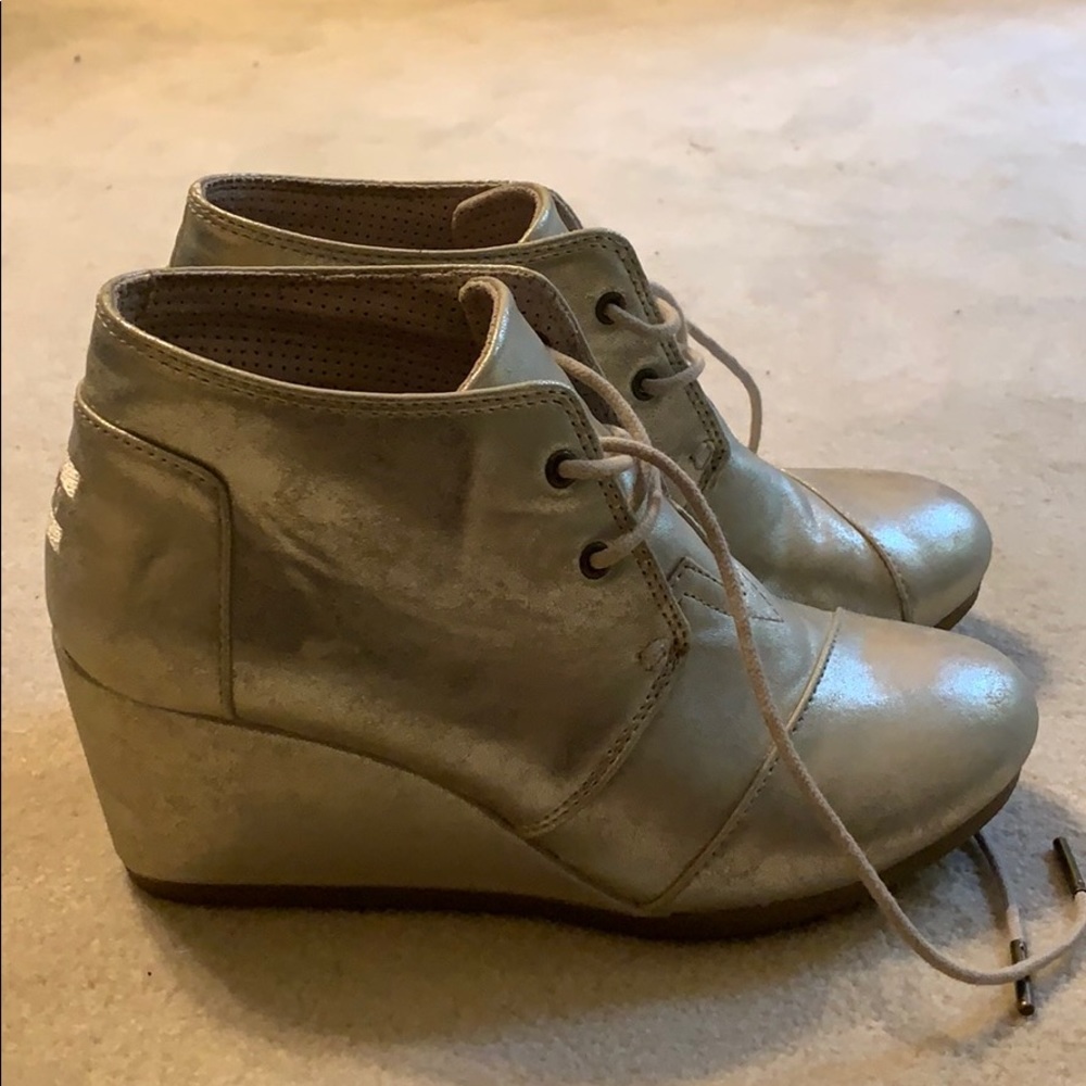 Toms wedges